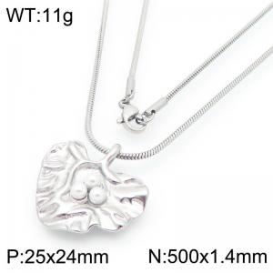 Fashionable stainless steel creative wrinkled heart-shaped inlaid pearl pendant, ladies' temperament silver necklace - KN291066-MZOZ