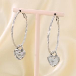 Fashionable and simple stainless steel heart-shaped round ear buckle for women - KE116132-Z