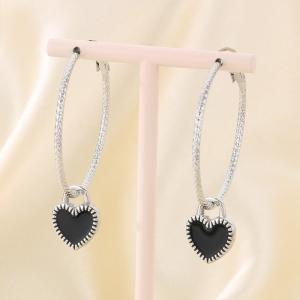 Fashionable and simple stainless steel heart-shaped round ear buckle for women - KE116135-Z