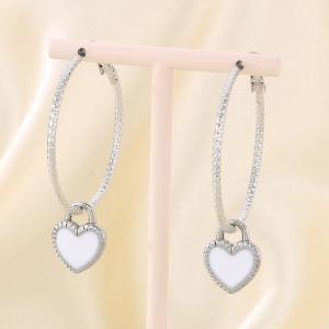 Fashionable and simple stainless steel heart-shaped round ear buckle for women - KE116137-Z